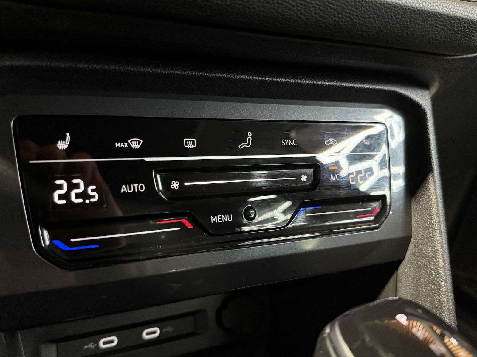 Fahrzeugabbildung Volkswagen Tiguan Allspace 2,0 TDI Navi*AHK*Matrix*Pano*360