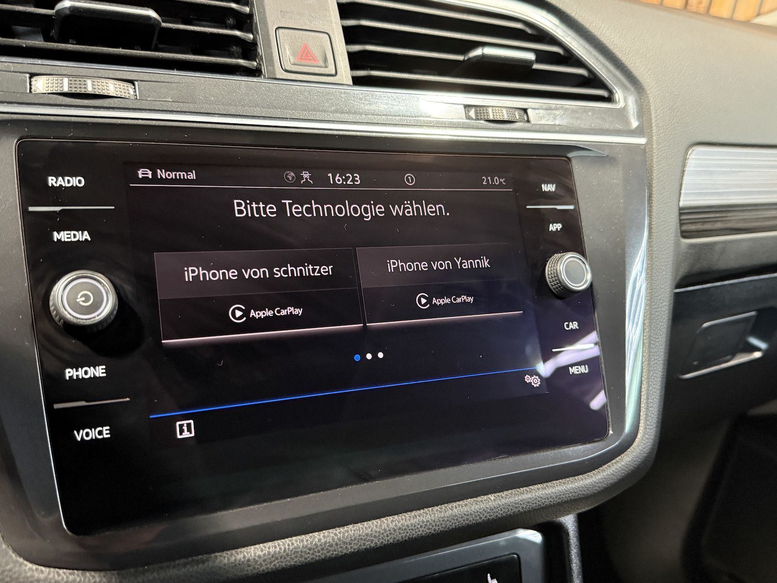 Fahrzeugabbildung Volkswagen Tiguan Allspace 2,0 TDI Navi*AHK*Matrix*Pano*360
