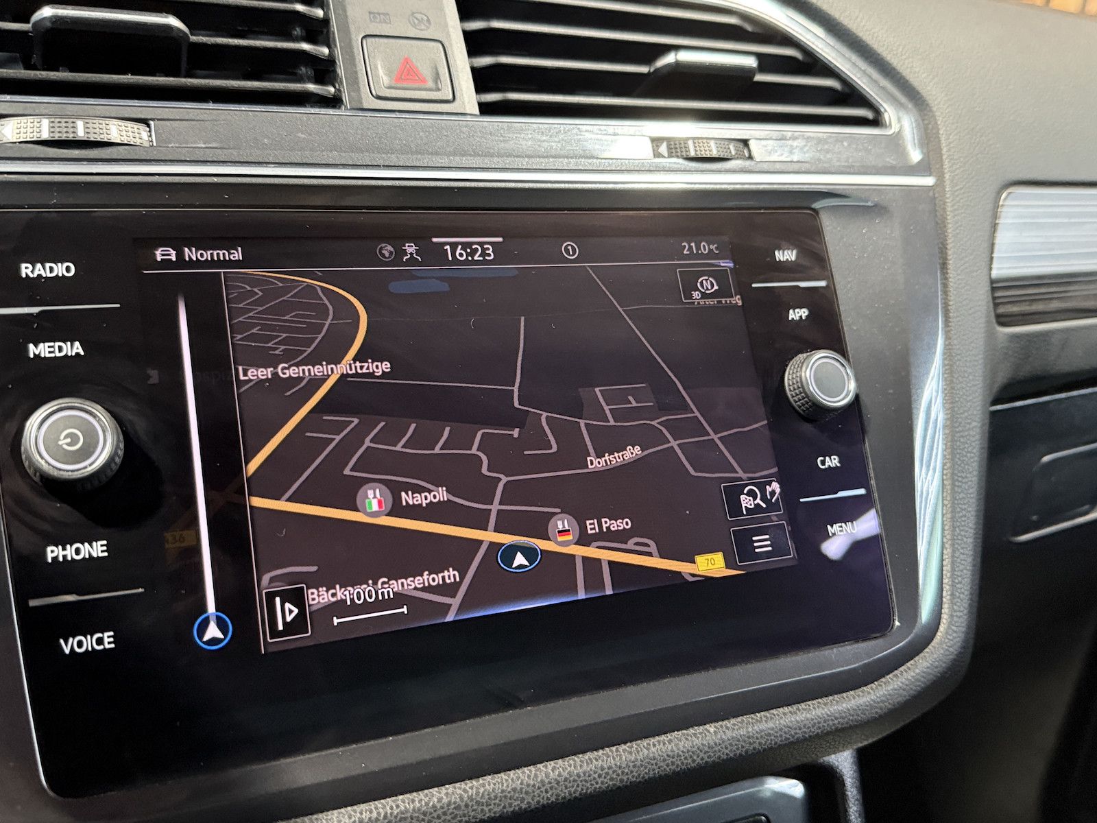 Fahrzeugabbildung Volkswagen Tiguan Allspace 2,0 TDI Navi*AHK*Matrix*Pano*360