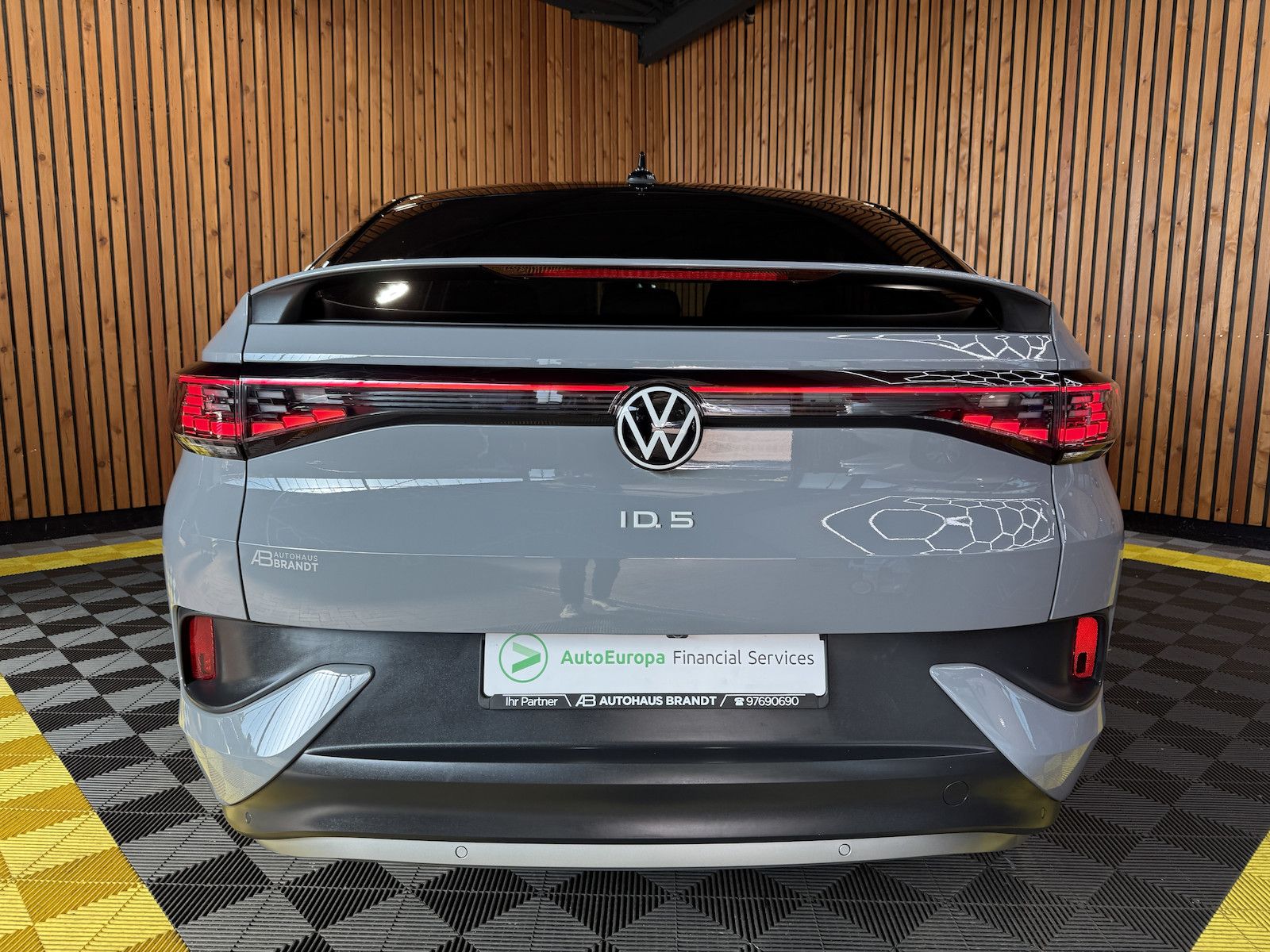 Fahrzeugabbildung Volkswagen ID.5 Pro *Navi*AHK*ACC*Matrix*Kam*Keyless*