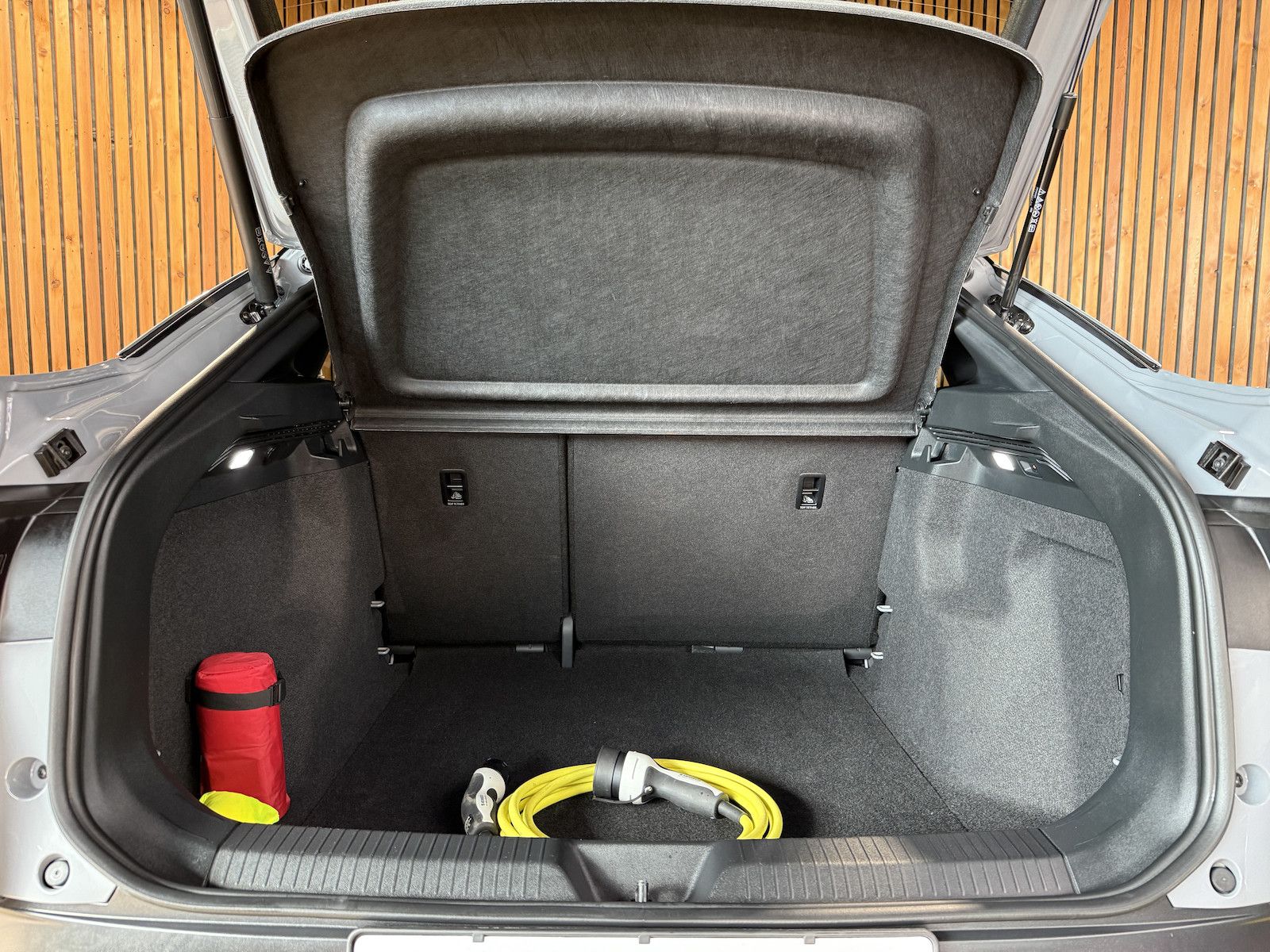 Fahrzeugabbildung Volkswagen ID.5 Pro *Navi*AHK*ACC*Matrix*Kam*Keyless*