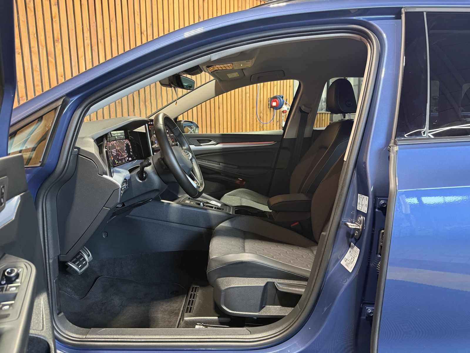 Fahrzeugabbildung Volkswagen Golf Variant 1,5eTSI Goal Navi*AHK*LED-Plus*360°