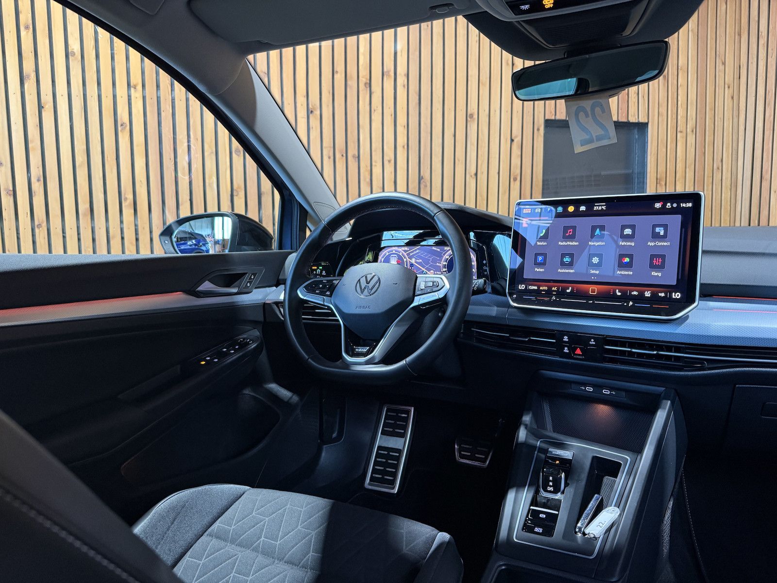 Fahrzeugabbildung Volkswagen Golf Variant 1,5eTSI Goal Navi*AHK*LED-Plus*360°