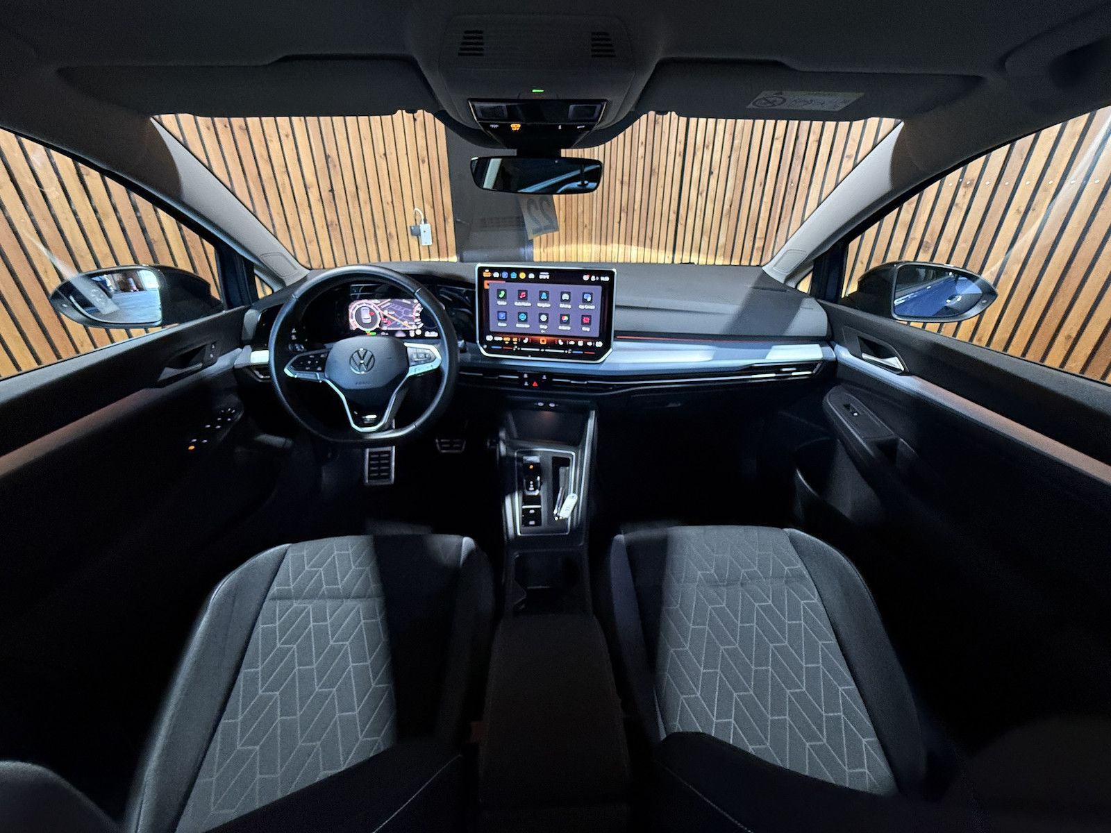 Fahrzeugabbildung Volkswagen Golf Variant 1,5eTSI Goal Navi*AHK*LED-Plus*360°