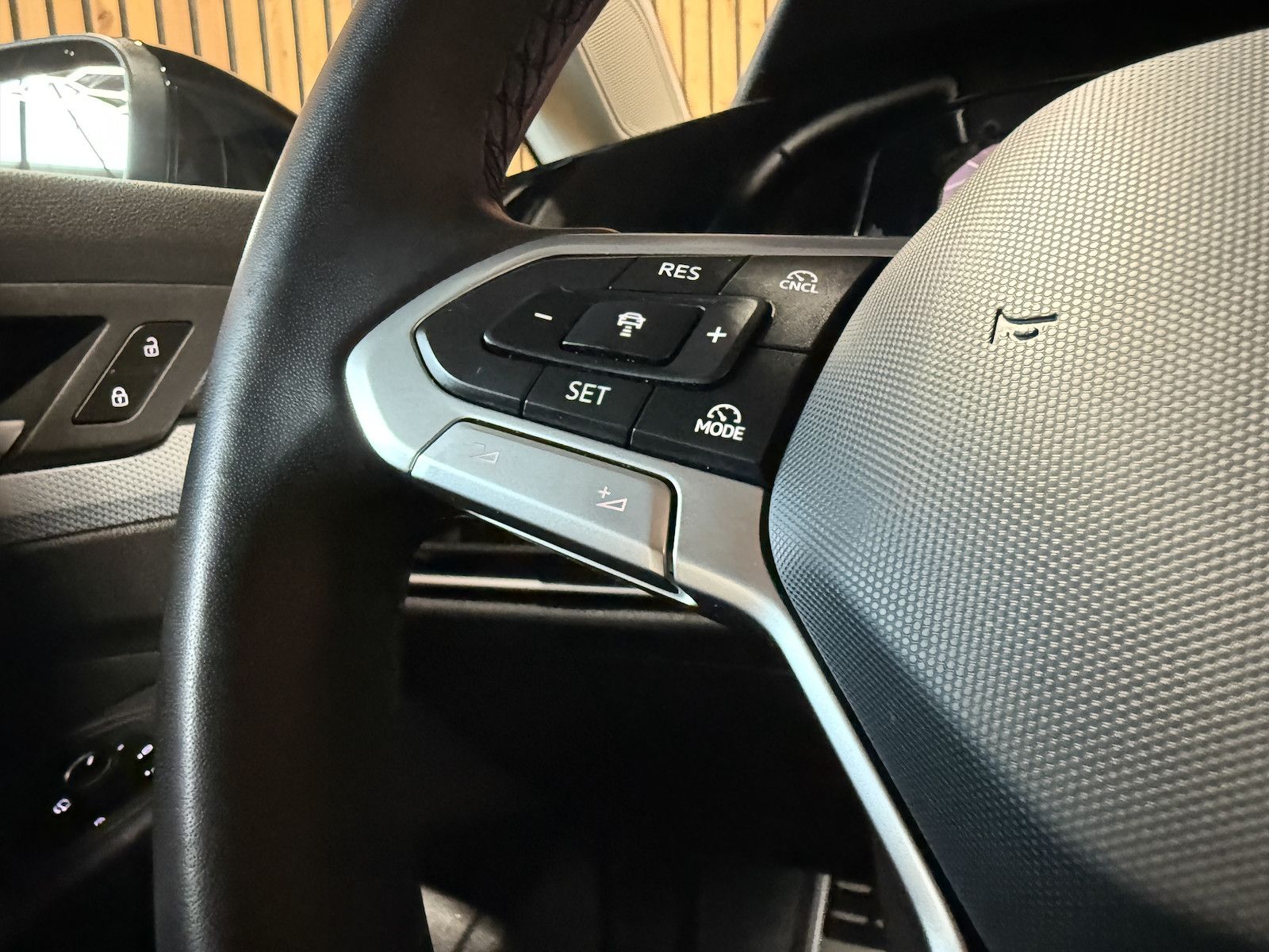 Fahrzeugabbildung Volkswagen Golf Variant 1,5eTSI Goal Navi*AHK*LED-Plus*360°