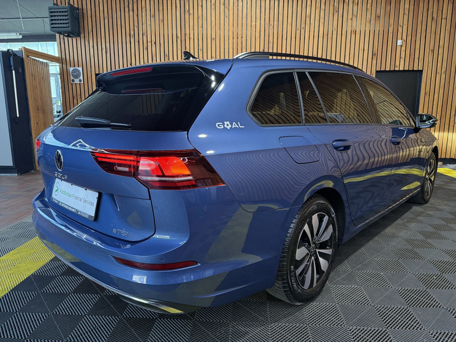 Fahrzeugabbildung Volkswagen Golf Variant 1,5eTSI Goal Navi*AHK*LED-Plus*360°