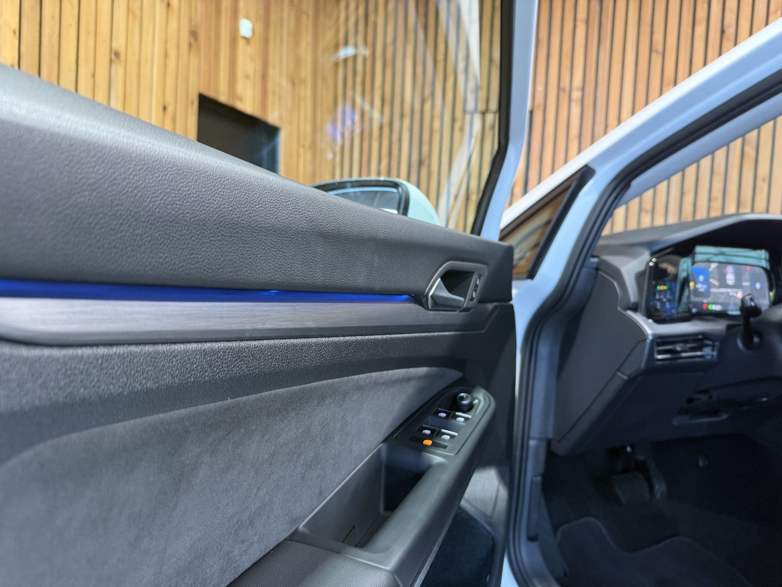Fahrzeugabbildung Volkswagen Golf 2,0 TSI Style DSG *Navi*Kam*el.Sitz*LED*ACC