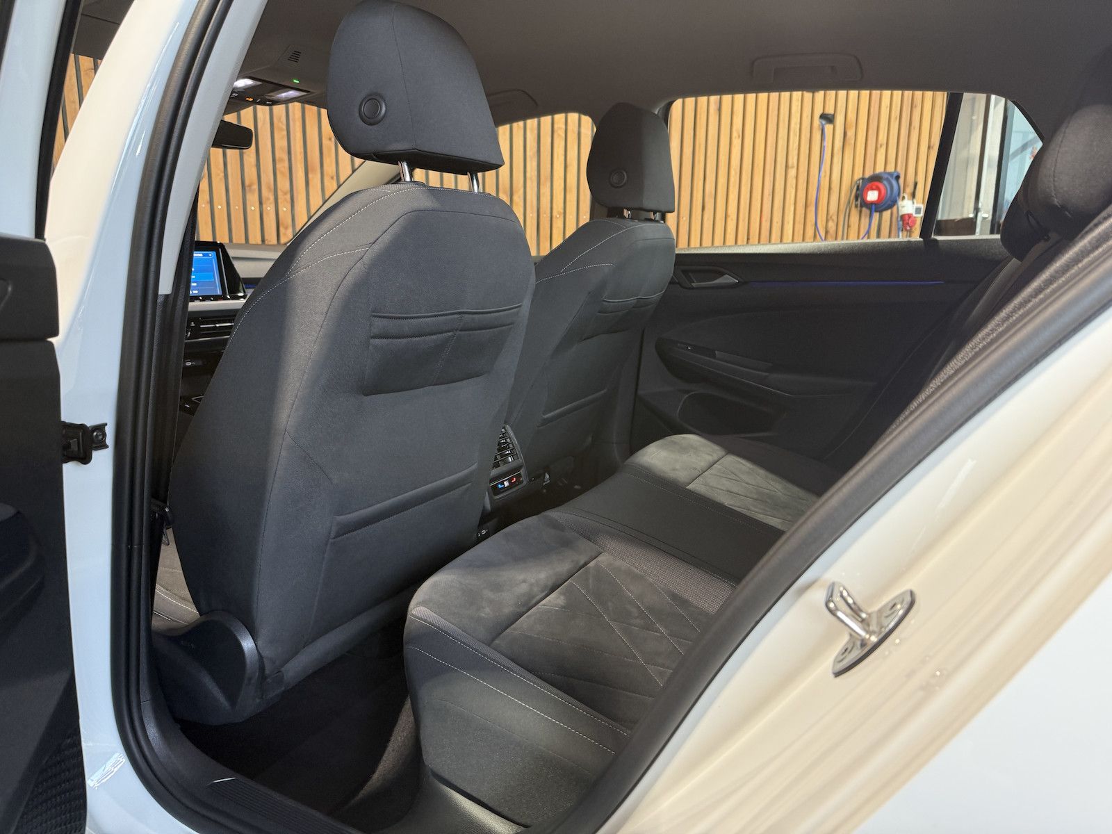 Fahrzeugabbildung Volkswagen Golf 2,0 TSI Style DSG *Navi*Kam*el.Sitz*LED*ACC