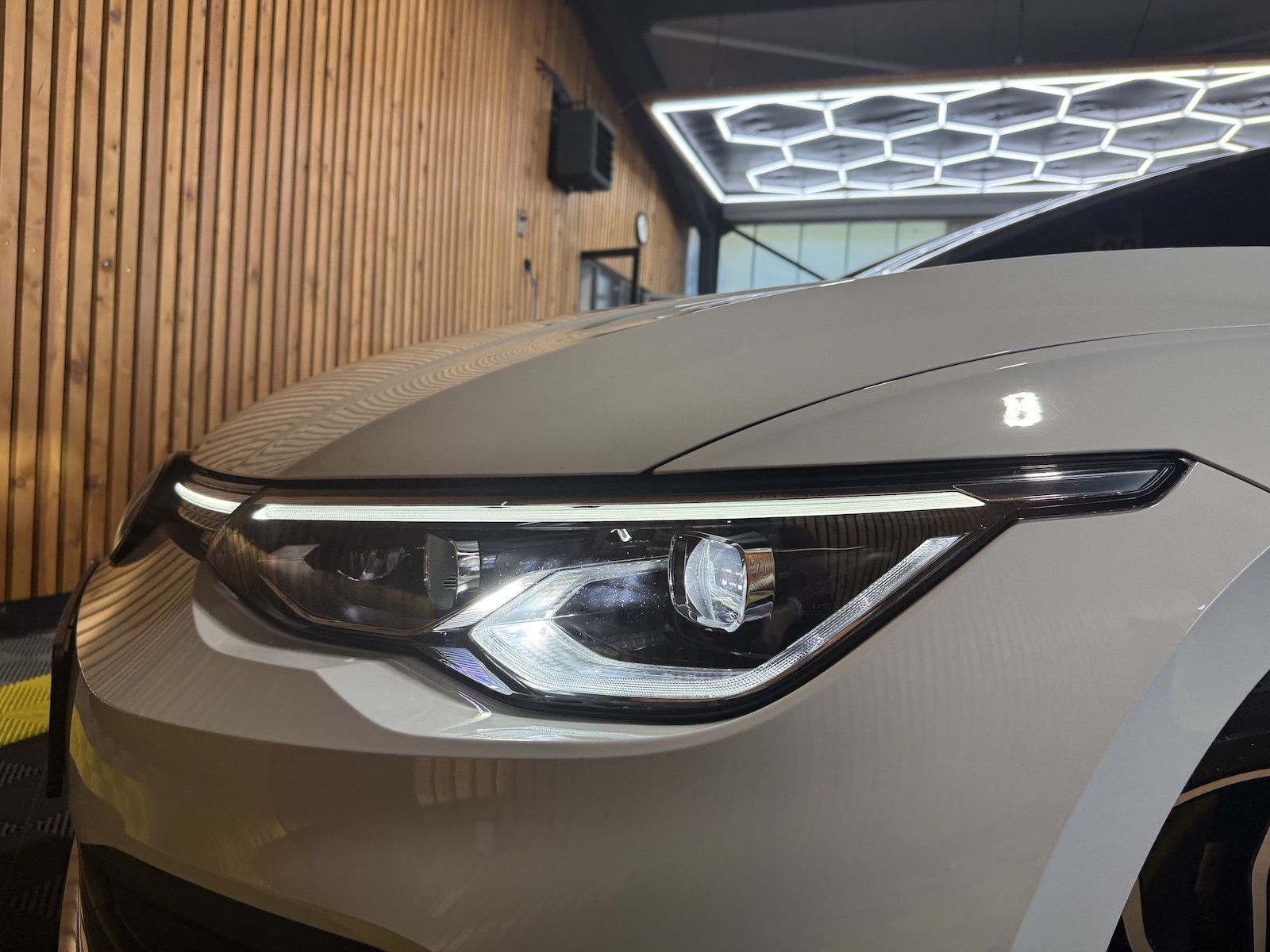 Fahrzeugabbildung Volkswagen Golf 2,0 TSI Style DSG *Navi*Kam*el.Sitz*LED*ACC