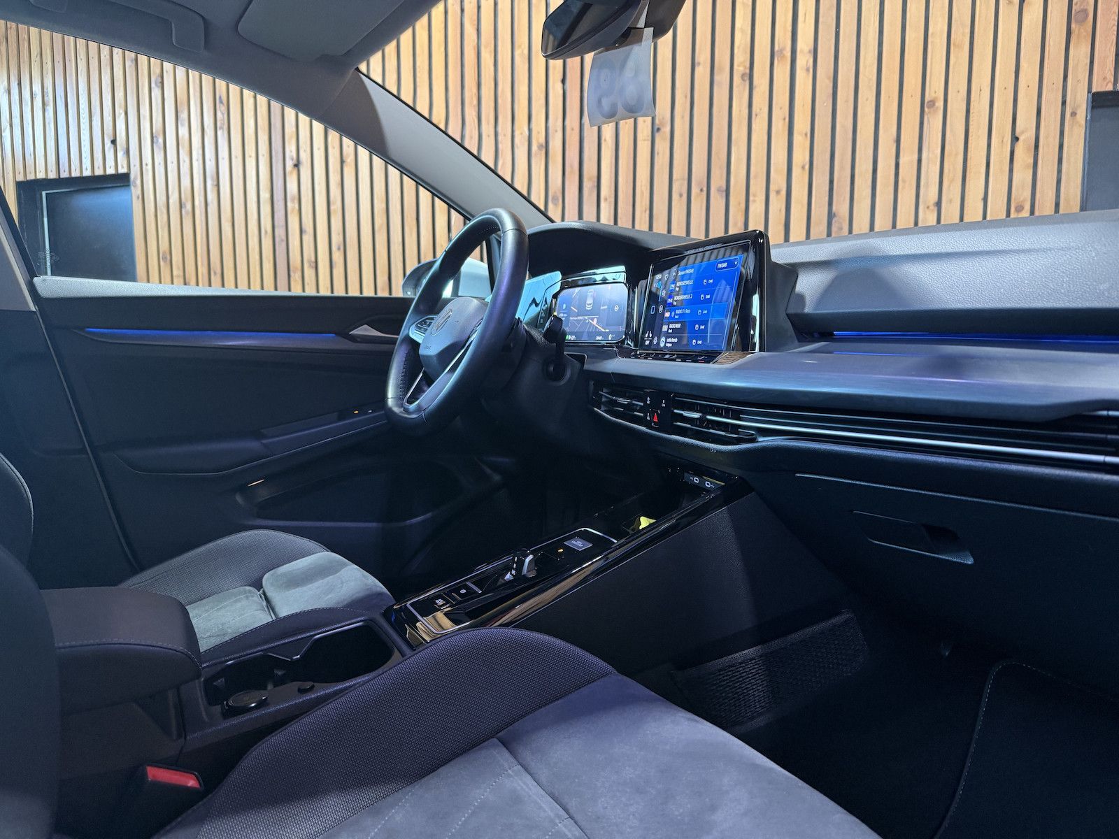 Fahrzeugabbildung Volkswagen Golf 2,0 TSI Style DSG *Navi*Kam*el.Sitz*LED*ACC
