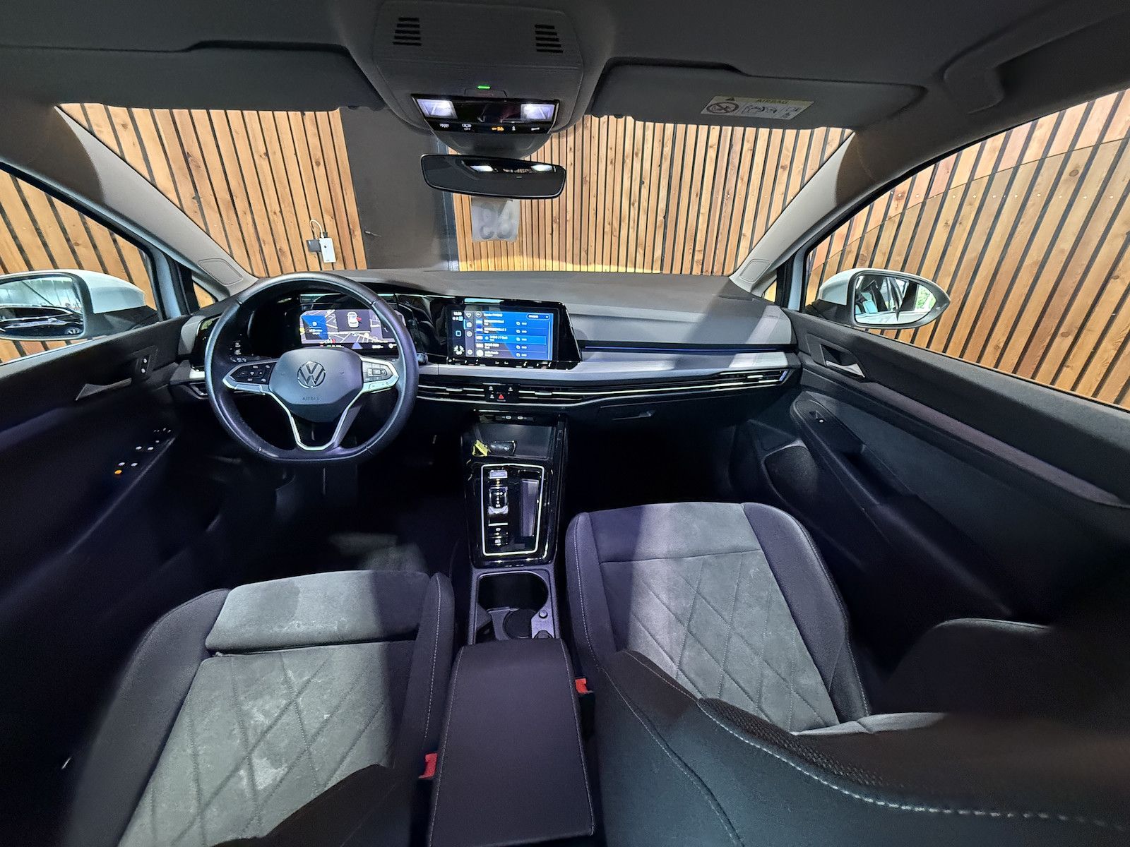 Fahrzeugabbildung Volkswagen Golf 2,0 TSI Style DSG *Navi*Kam*el.Sitz*LED*ACC