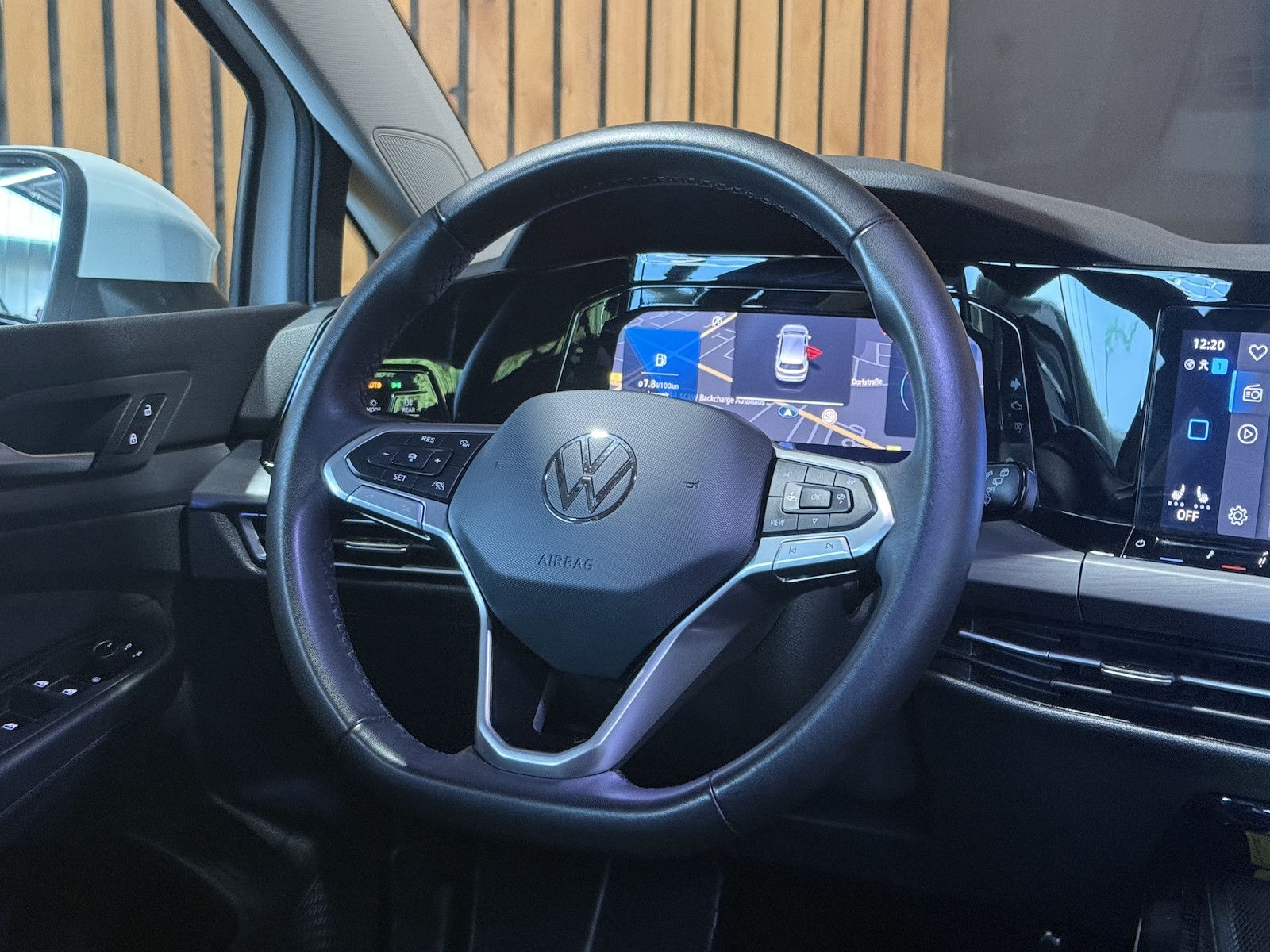 Fahrzeugabbildung Volkswagen Golf 2,0 TSI Style DSG *Navi*Kam*el.Sitz*LED*ACC