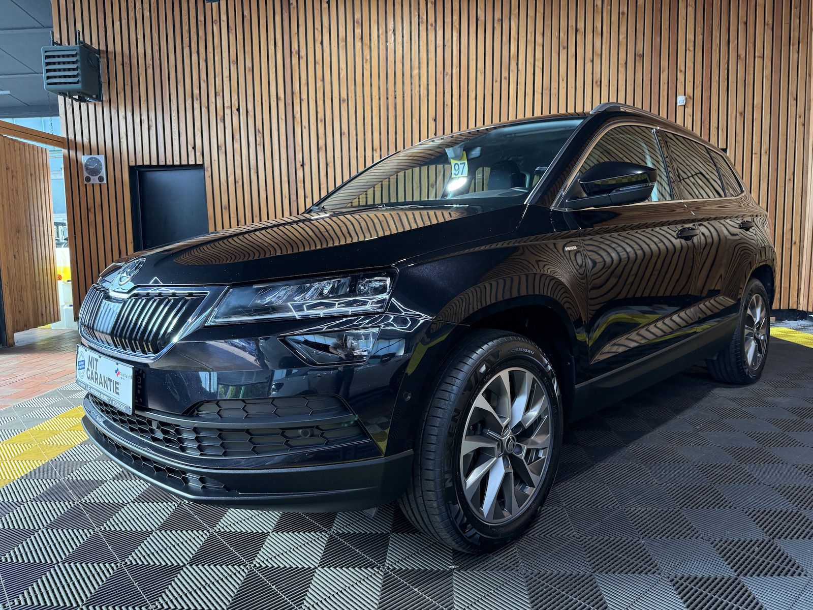 SKODA Karoq 2,0 TDI 4x4 DSG *Navi*AHK*LED*Kam*Virtual*