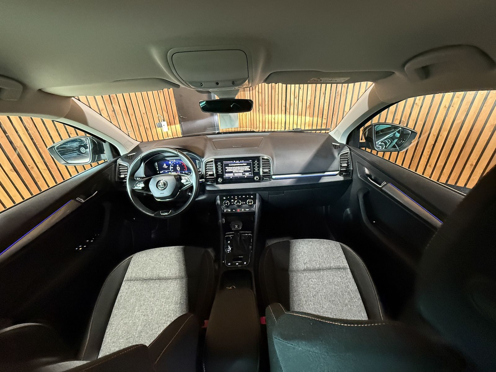 Fahrzeugabbildung SKODA Karoq 2,0 TDI 4x4 DSG *Navi*AHK*LED*Kam*Virtual*