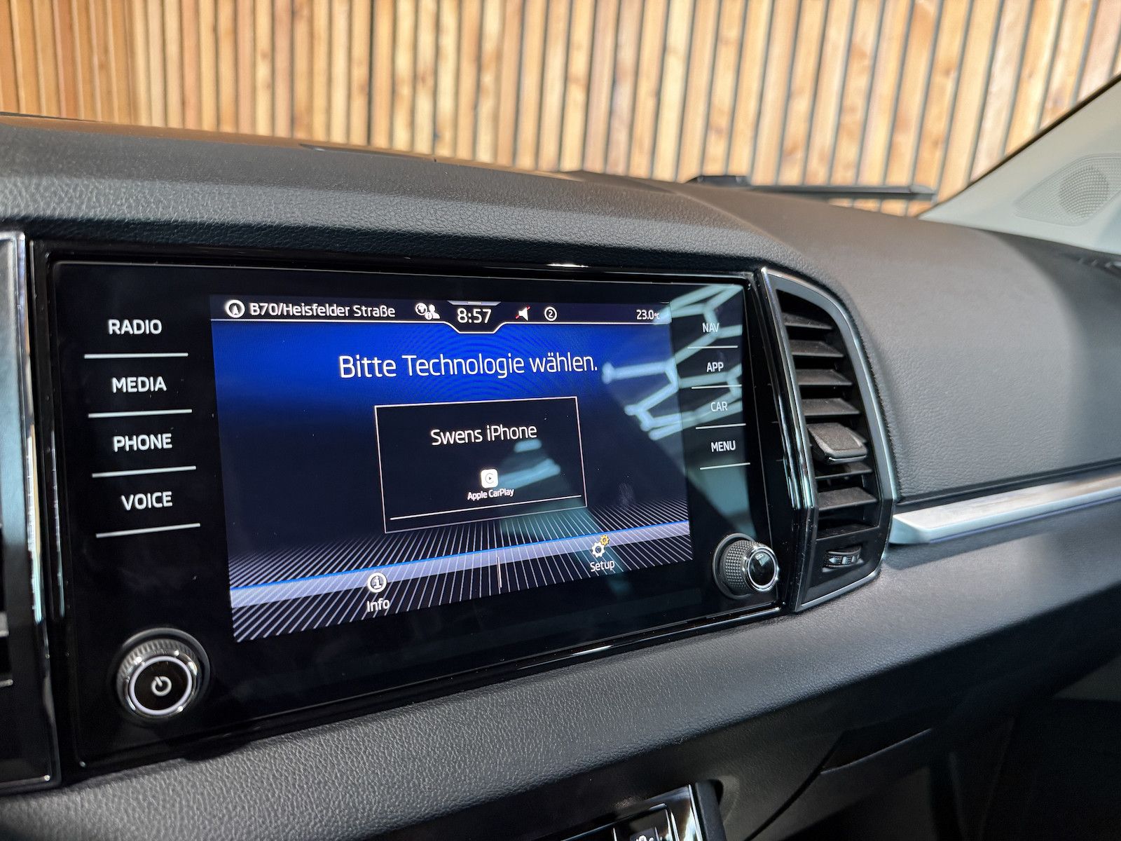 Fahrzeugabbildung SKODA Karoq 2,0 TDI 4x4 DSG *Navi*AHK*LED*Kam*Virtual*