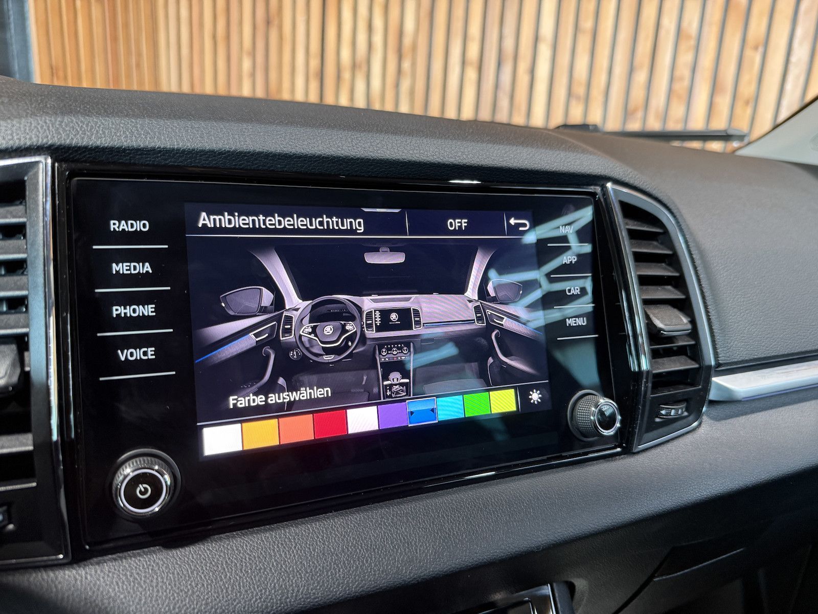 Fahrzeugabbildung SKODA Karoq 2,0 TDI 4x4 DSG *Navi*AHK*LED*Kam*Virtual*