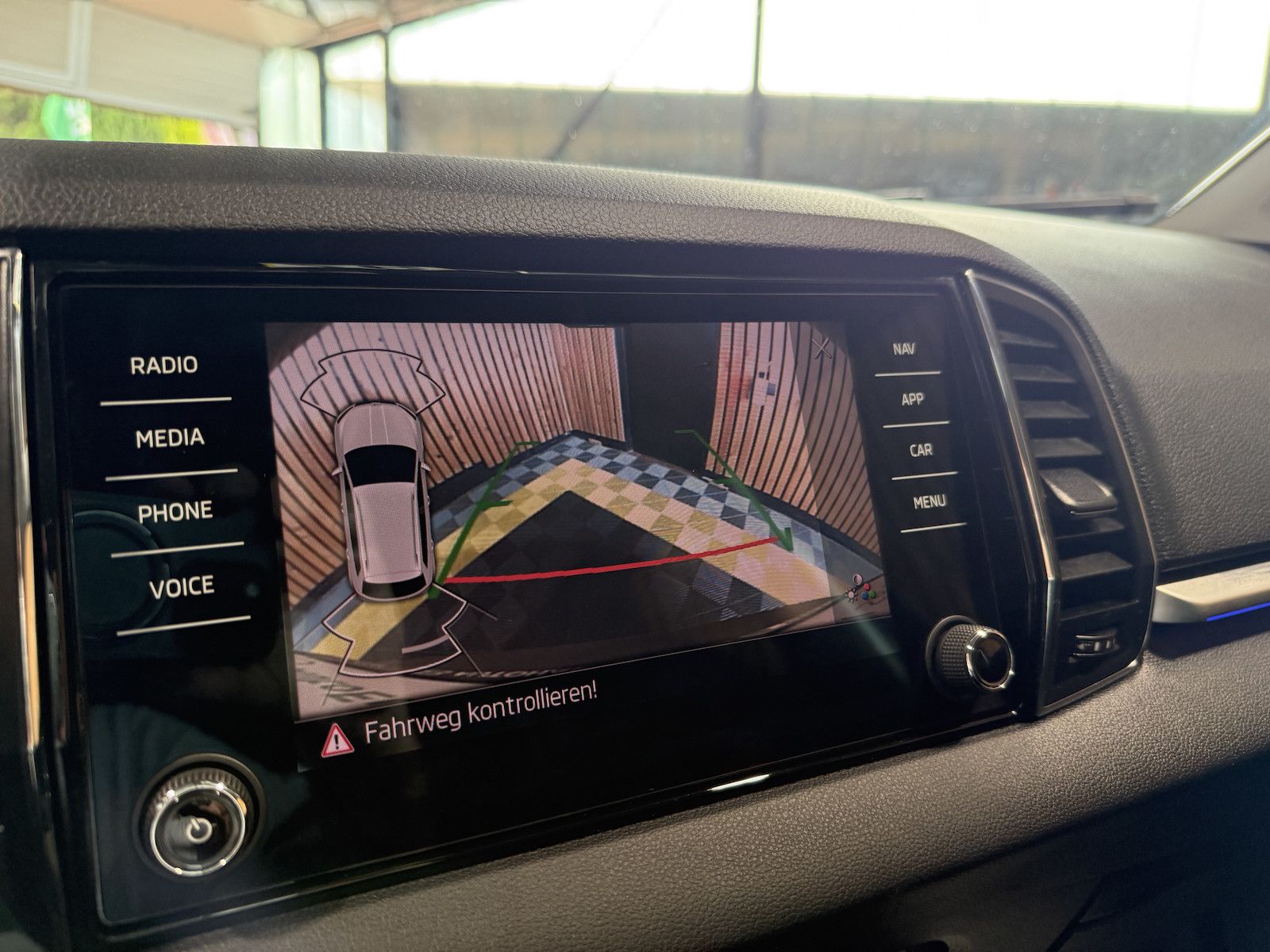 Fahrzeugabbildung SKODA Karoq 2,0 TDI 4x4 DSG *Navi*AHK*LED*Kam*Virtual*