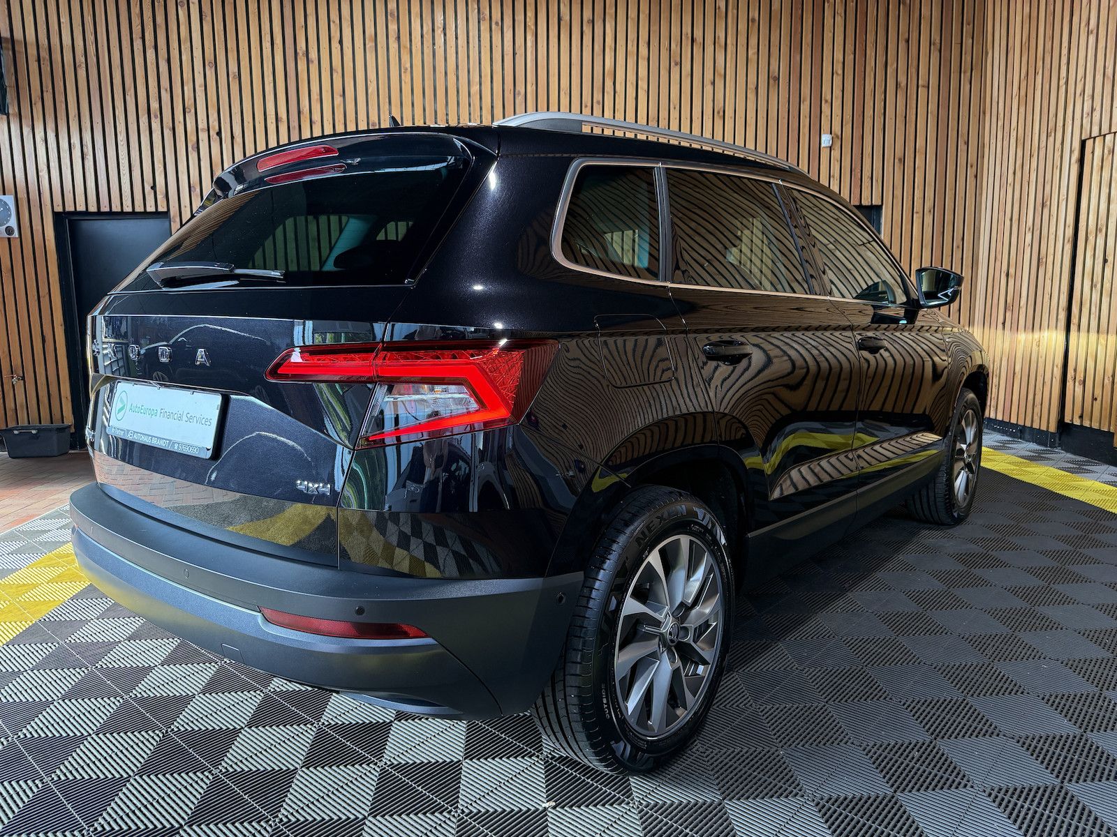 Fahrzeugabbildung SKODA Karoq 2,0 TDI 4x4 DSG *Navi*AHK*LED*Kam*Virtual*