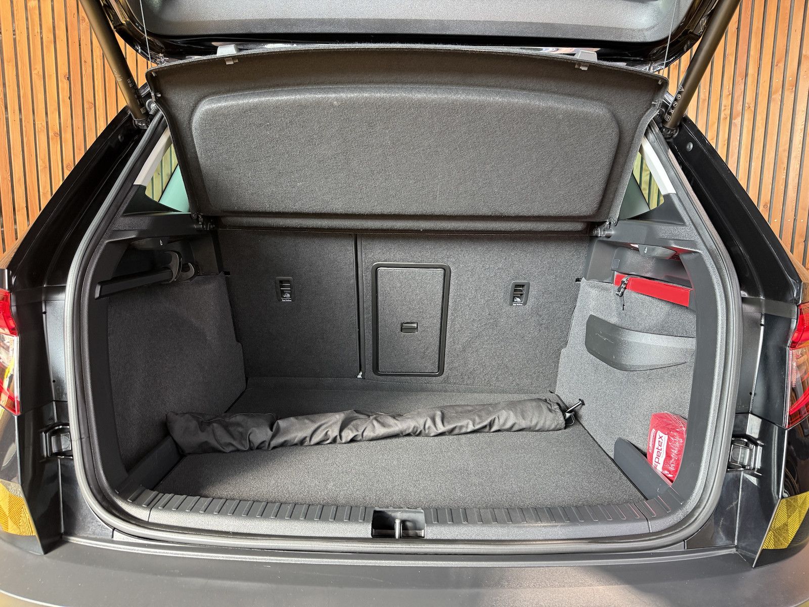 Fahrzeugabbildung SKODA Karoq 2,0 TDI 4x4 DSG *Navi*AHK*LED*Kam*Virtual*