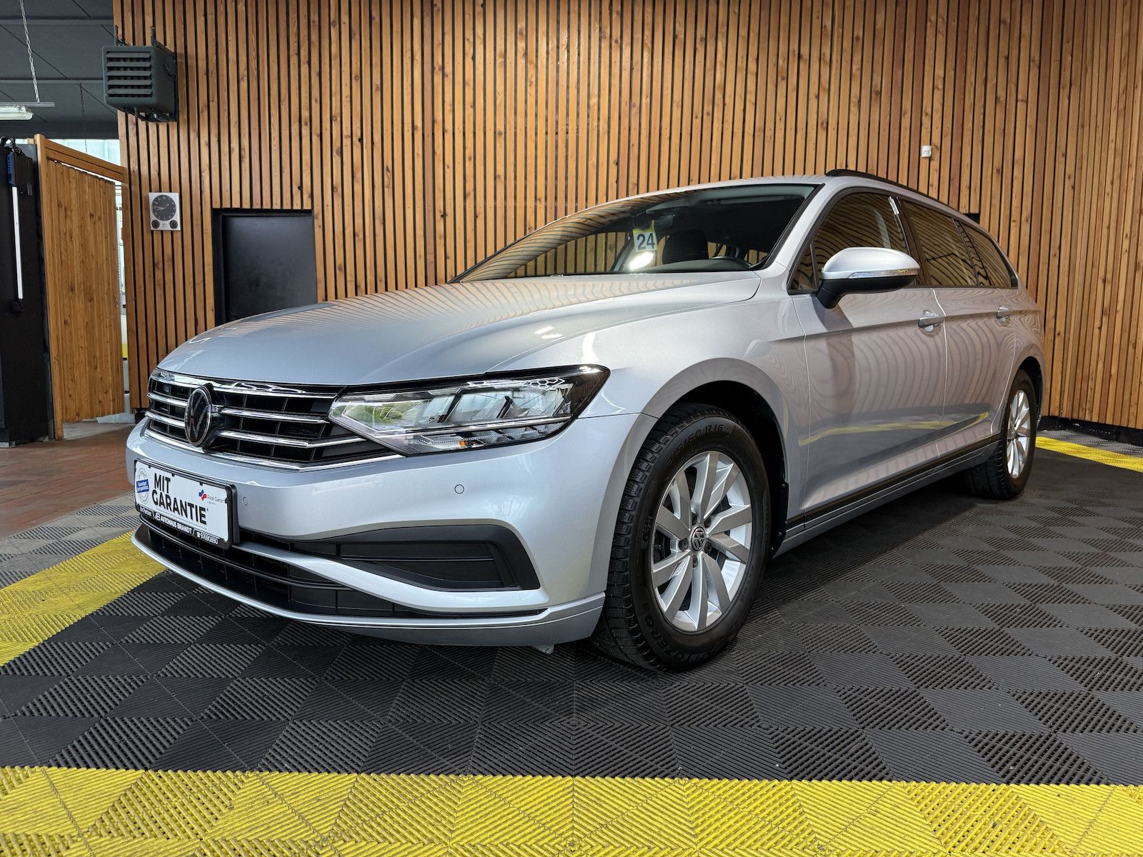 Volkswagen Passat Variant 2,0 TDI DSG *Navi*LED*Kam*ACC*AHK