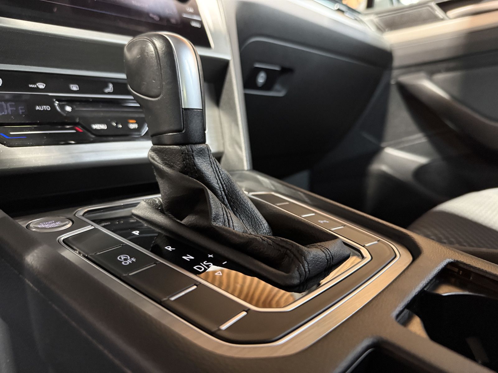 Fahrzeugabbildung Volkswagen Passat Variant 2,0 TDI DSG *Navi*LED*Kam*ACC*AHK