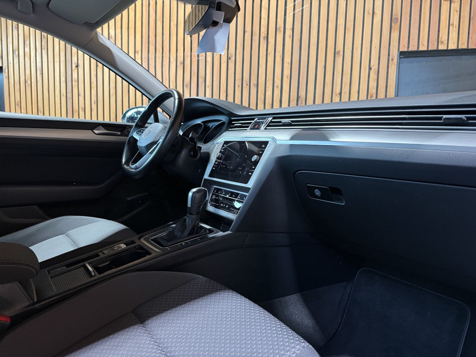 Fahrzeugabbildung Volkswagen Passat Variant 2,0 TDI DSG *Navi*LED*Kam*ACC*AHK