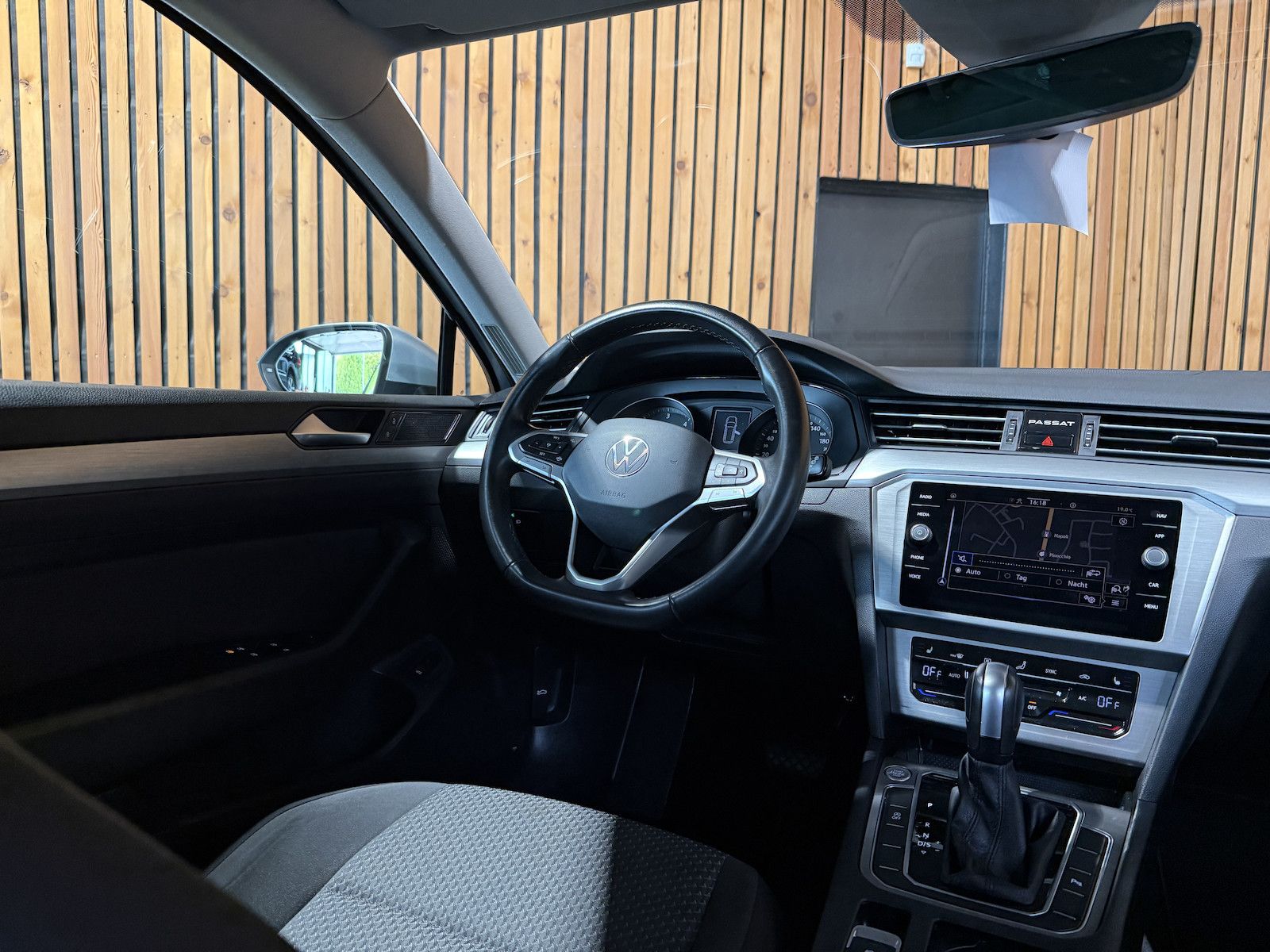 Fahrzeugabbildung Volkswagen Passat Variant 2,0 TDI DSG *Navi*LED*Kam*ACC*AHK