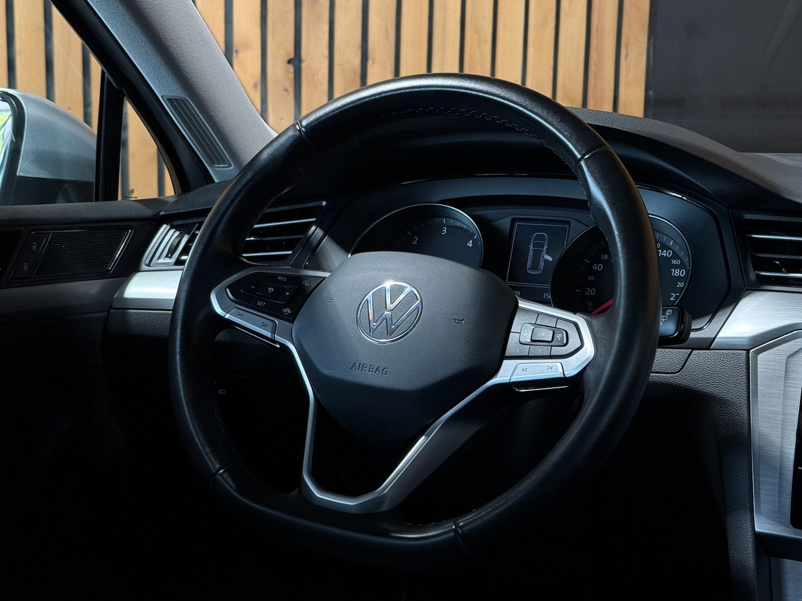 Fahrzeugabbildung Volkswagen Passat Variant 2,0 TDI DSG *Navi*LED*Kam*ACC*AHK