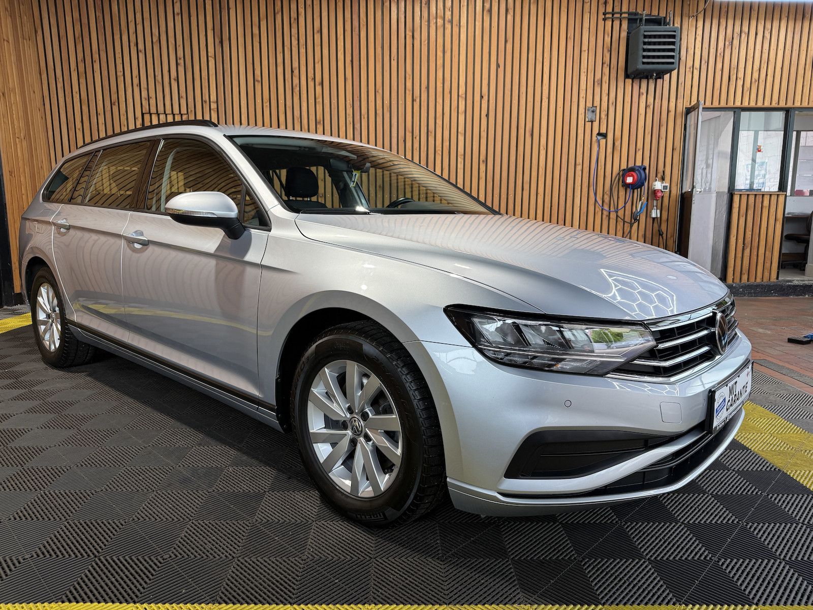 Fahrzeugabbildung Volkswagen Passat Variant 2,0 TDI DSG *Navi*LED*Kam*ACC*AHK