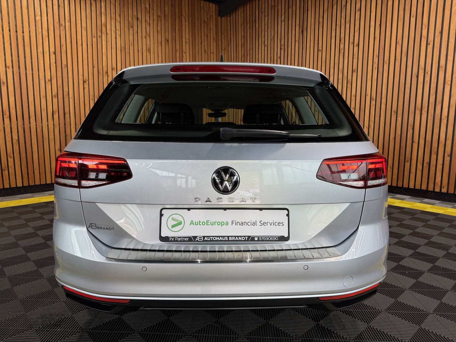 Fahrzeugabbildung Volkswagen Passat Variant 2,0 TDI DSG *Navi*LED*Kam*ACC*AHK