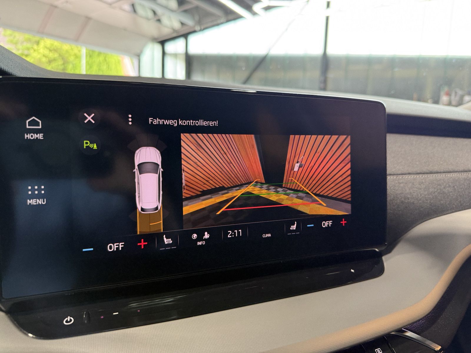 Fahrzeugabbildung SKODA Octavia Combi 2,0TDI Style DSG Navi*LED*Head*AHK