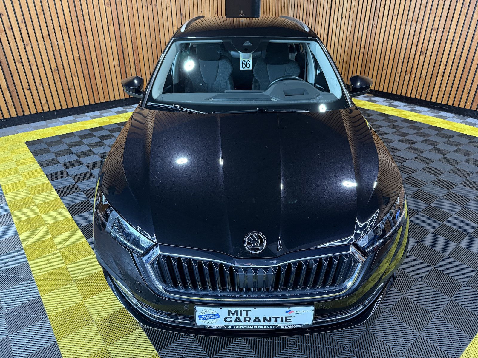 Fahrzeugabbildung SKODA Octavia Combi 2,0TDI Style DSG Navi*LED*Head*AHK