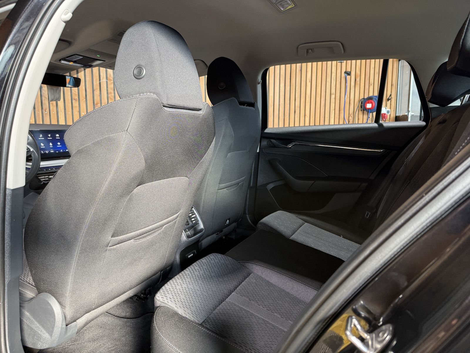 Fahrzeugabbildung SKODA Octavia Combi 2,0TDI Style DSG Navi*LED*Head*AHK