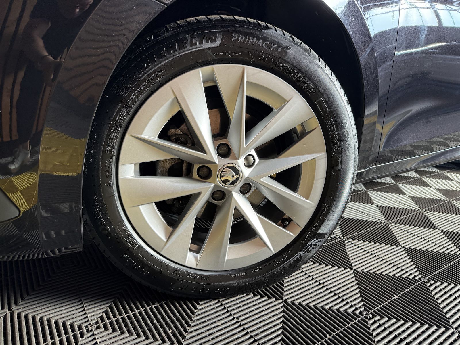 Fahrzeugabbildung SKODA Octavia Combi 2,0TDI Style DSG Navi*LED*Head*AHK