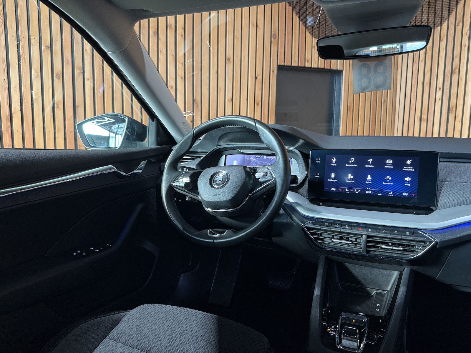 Fahrzeugabbildung SKODA Octavia Combi 2,0TDI Style DSG Navi*LED*Head*AHK