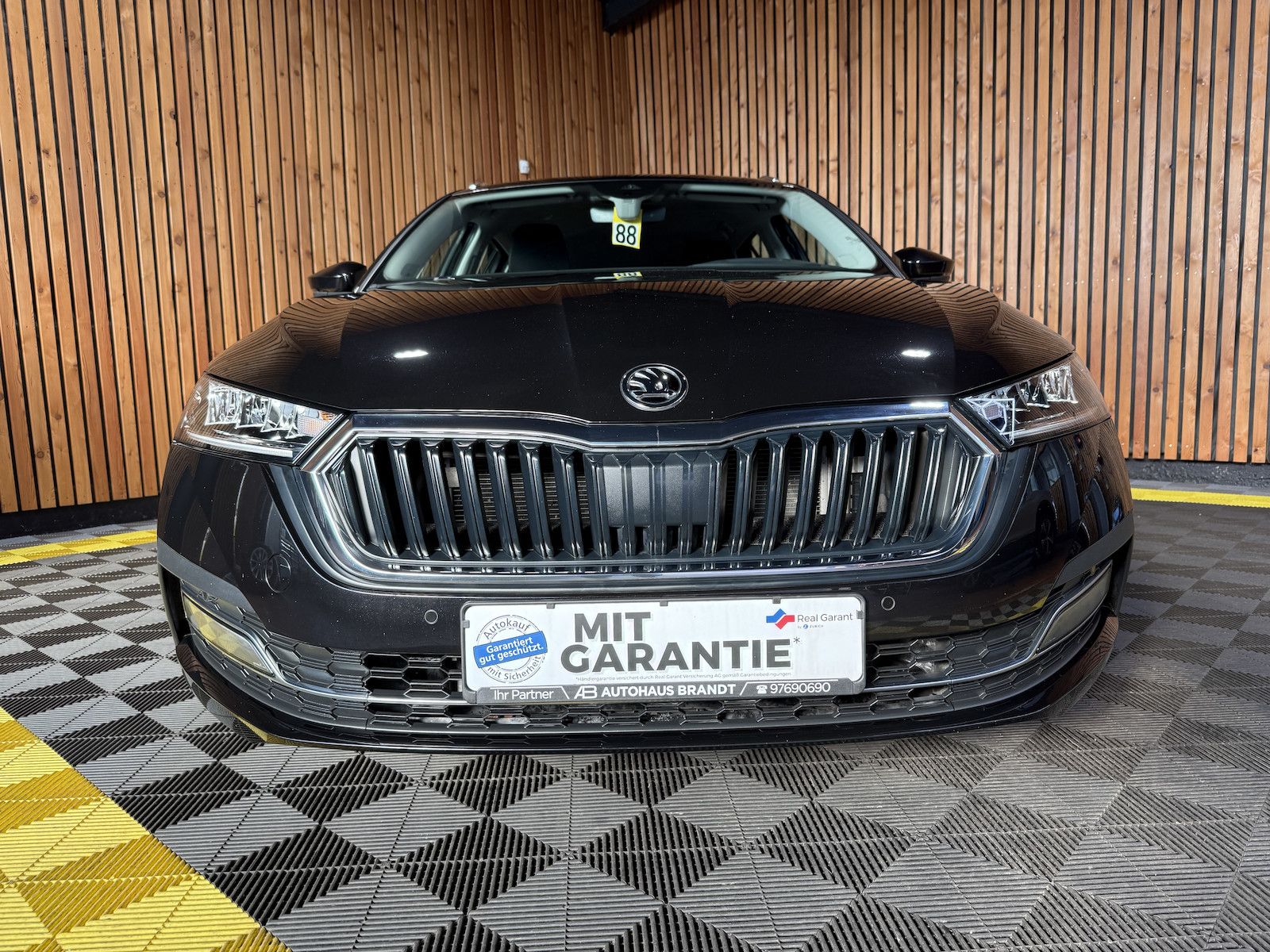 Fahrzeugabbildung SKODA Octavia Combi 2,0TDI Style DSG Navi*LED*Head*AHK