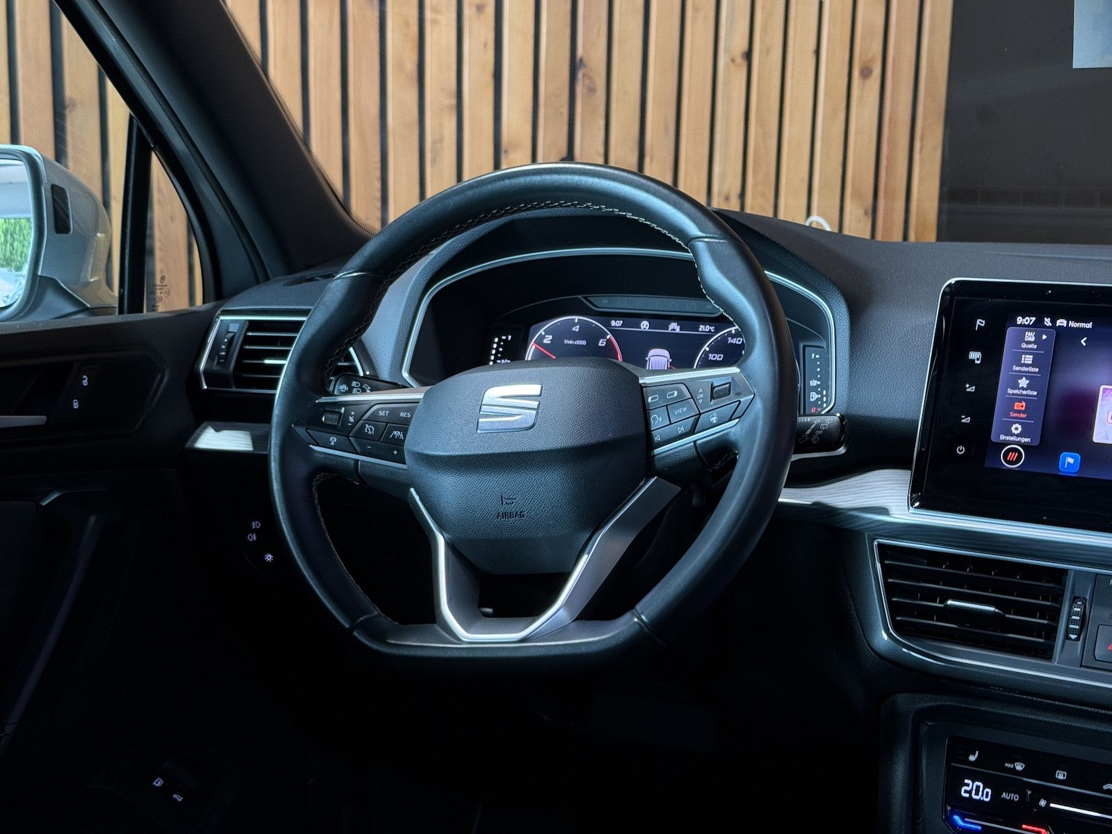 Fahrzeugabbildung SEAT Tarraco e-Hybrid Xperience DSG *Navi*LED*Kam*AHK