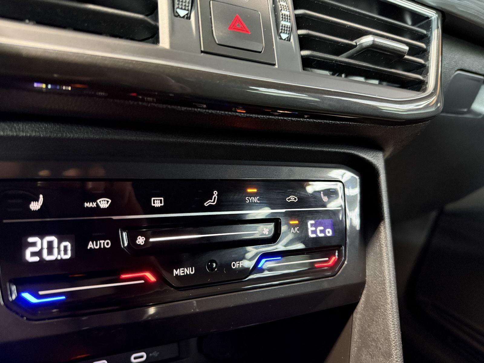 Fahrzeugabbildung SEAT Tarraco e-Hybrid Xperience DSG *Navi*LED*Kam*AHK