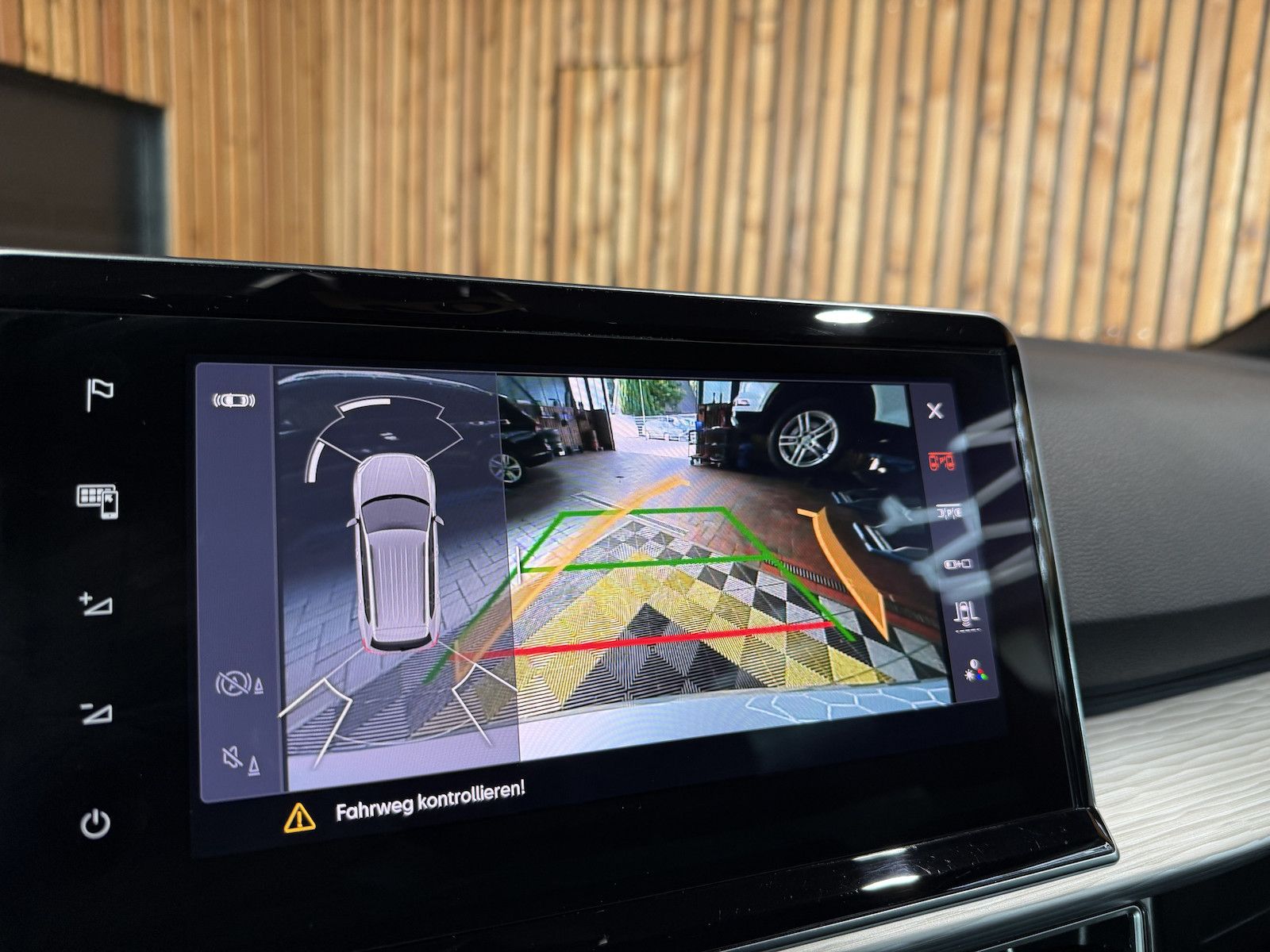 Fahrzeugabbildung SEAT Tarraco e-Hybrid Xperience DSG *Navi*LED*Kam*AHK