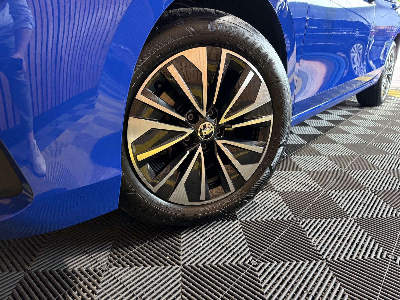 Fahrzeugabbildung SKODA Superb Combi 1,5 eTSI DSG n.Modell *Navi*Kam*LED