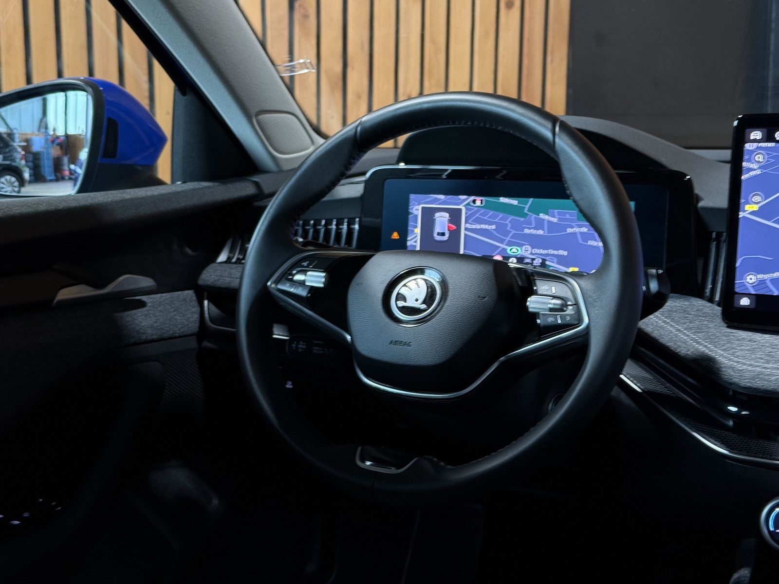 Fahrzeugabbildung SKODA Superb Combi 1,5 eTSI DSG n.Modell *Navi*Kam*LED
