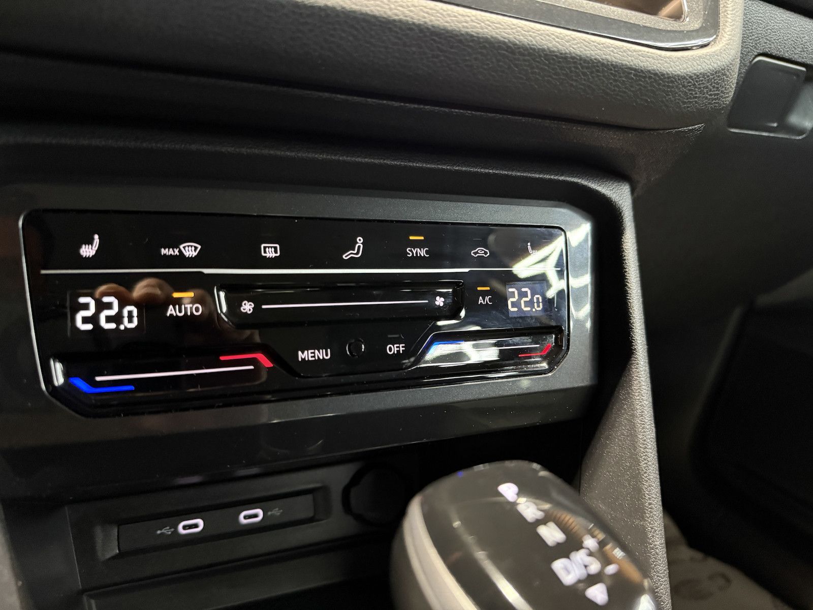 Fahrzeugabbildung Volkswagen Tiguan 2,0 TDI Life DSG *Navi*ACC*AHK*App*LED*