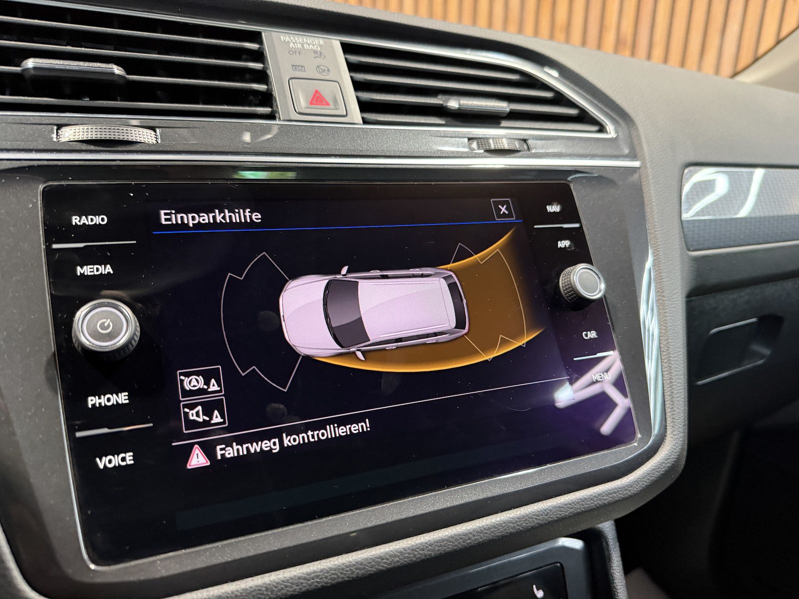 Fahrzeugabbildung Volkswagen Tiguan 2,0 TDI Life DSG *Navi*ACC*AHK*App*LED*