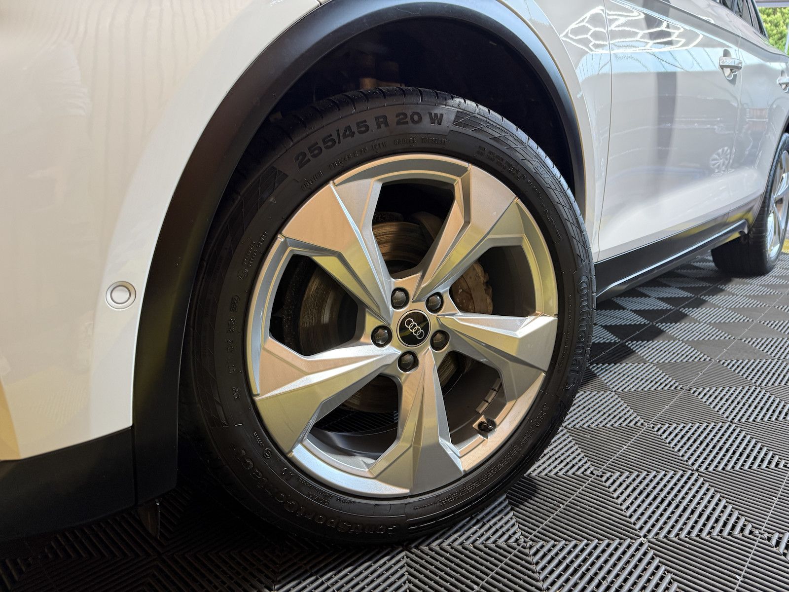 Fahrzeugabbildung Audi Q5 2,0 TDI S tronic *Navi*AHK*ACC*Virtual*20´Alu
