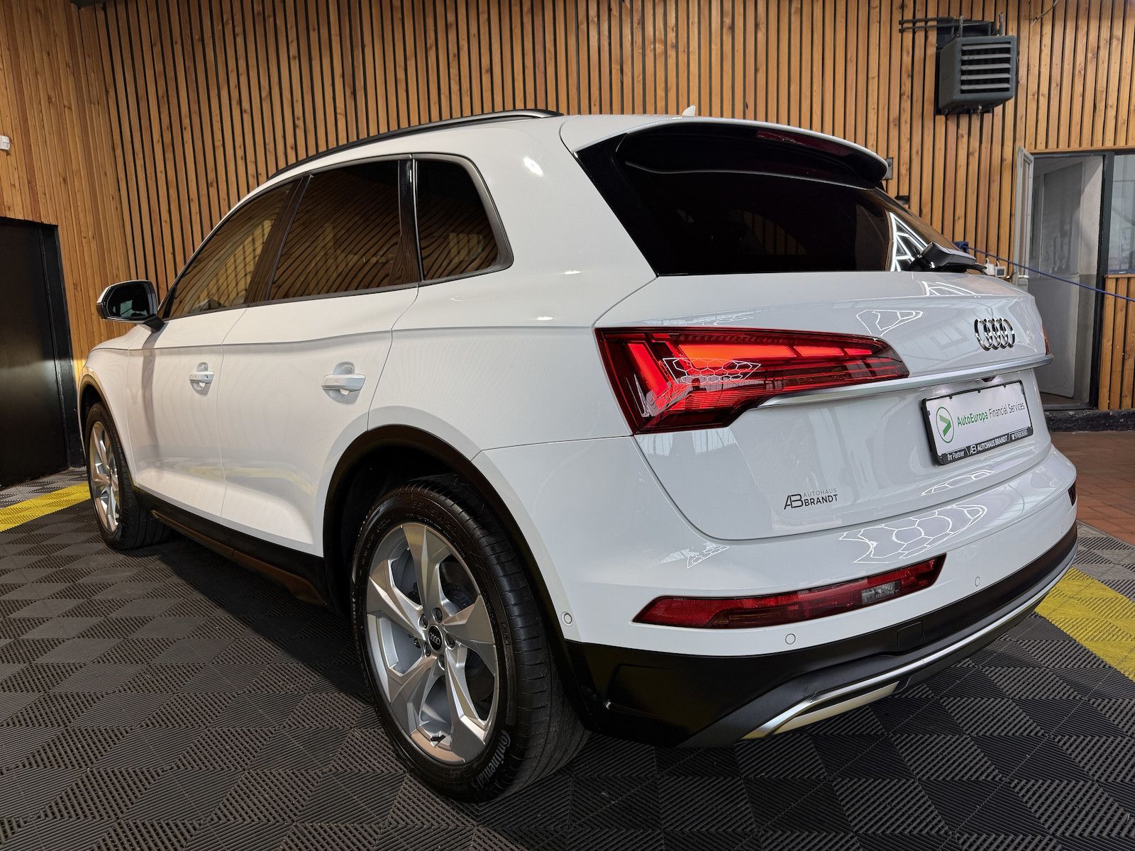 Fahrzeugabbildung Audi Q5 2,0 TDI S tronic *Navi*AHK*ACC*Virtual*20´Alu