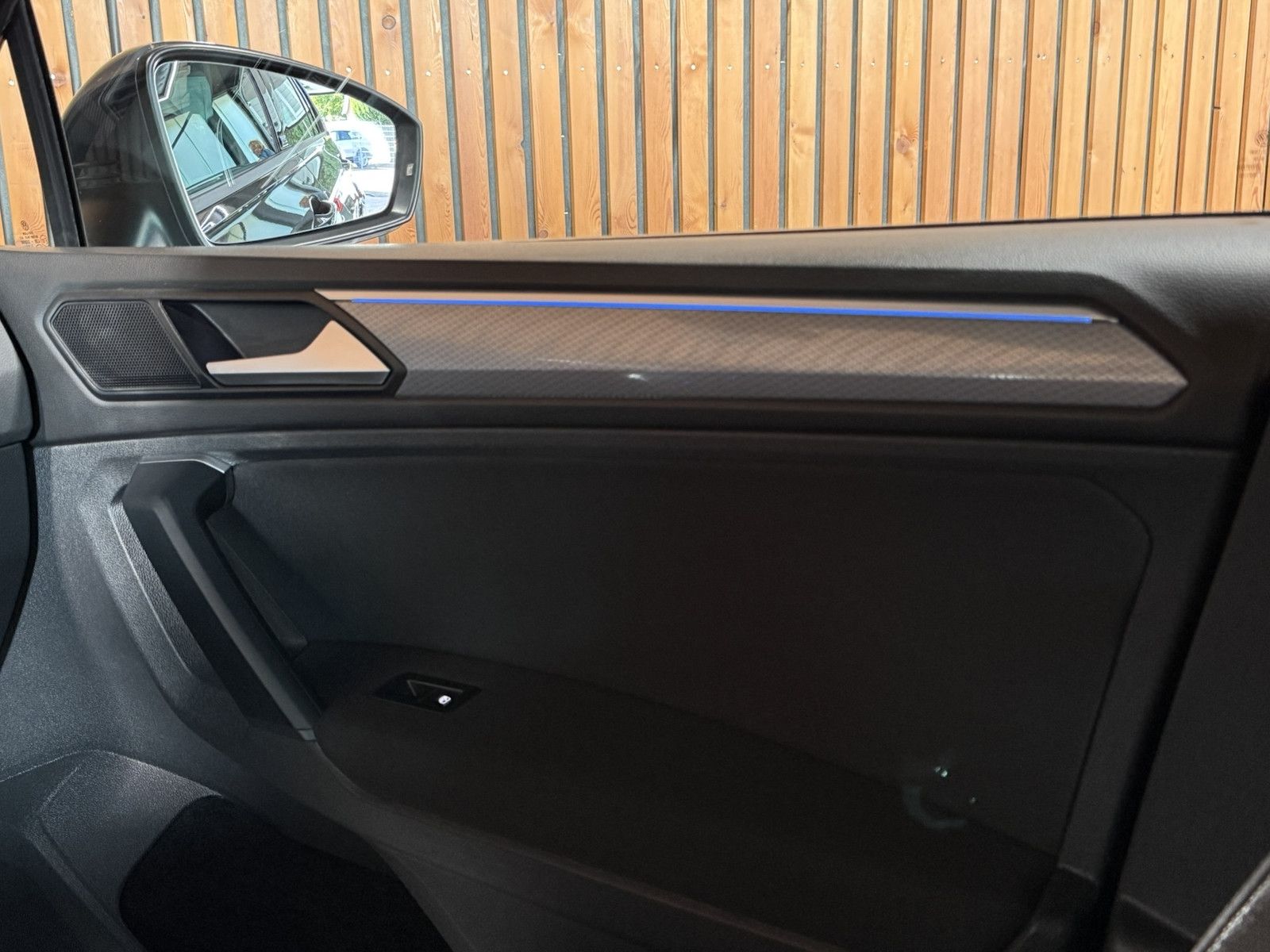 Fahrzeugabbildung Volkswagen Tiguan 1,5 TSI Active DSG *Navi*AHK*Kam*ACC*App*