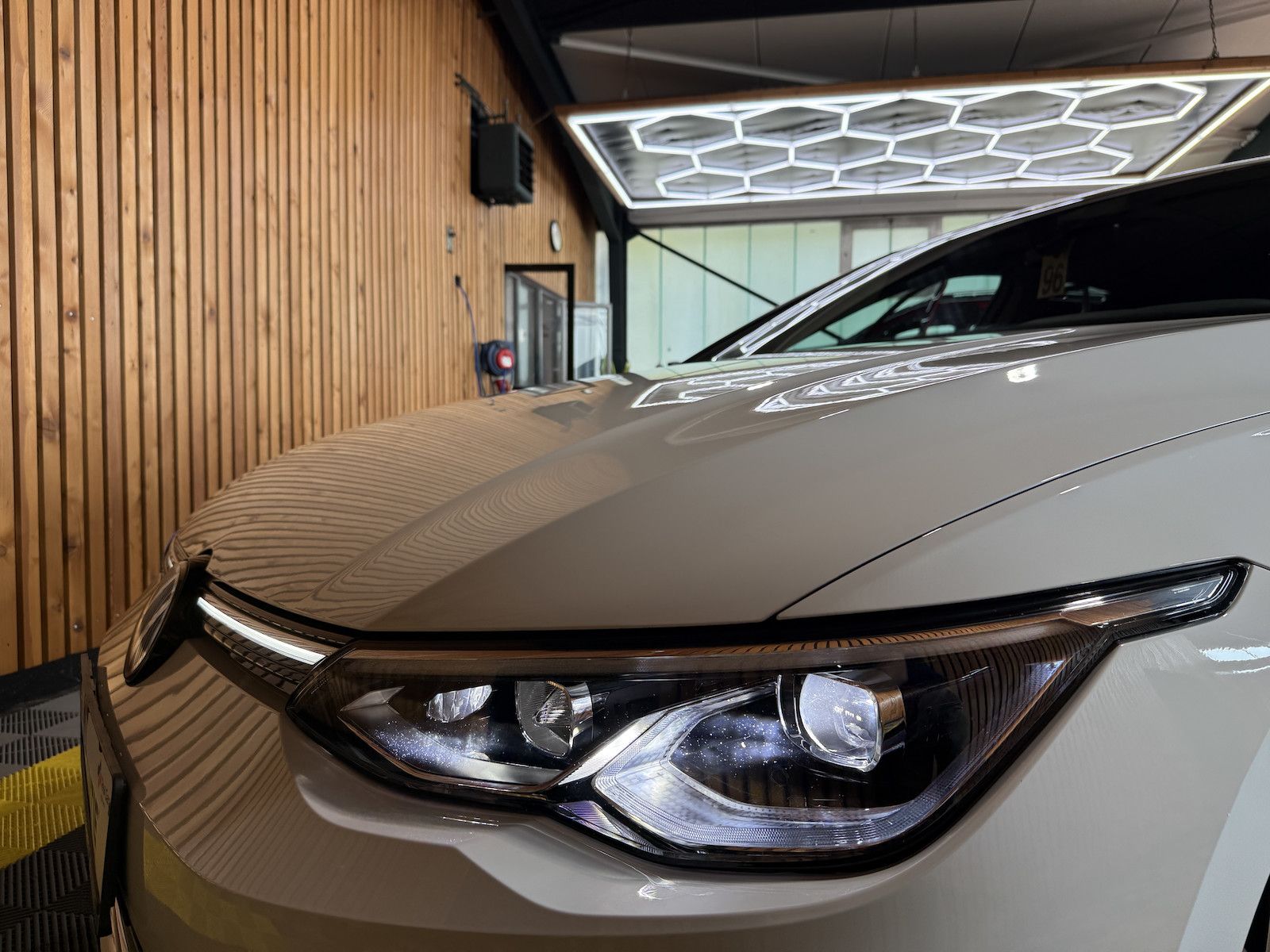 Fahrzeugabbildung Volkswagen Golf 1,5 TSI Style Navi*LED*App*Kam*ACC*Ambiente