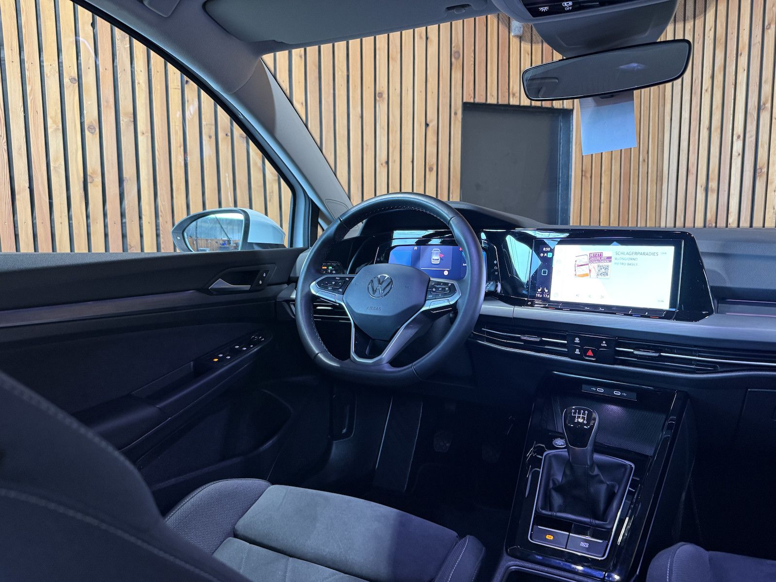 Fahrzeugabbildung Volkswagen Golf 1,5 TSI Style Navi*LED*App*Kam*ACC*Ambiente