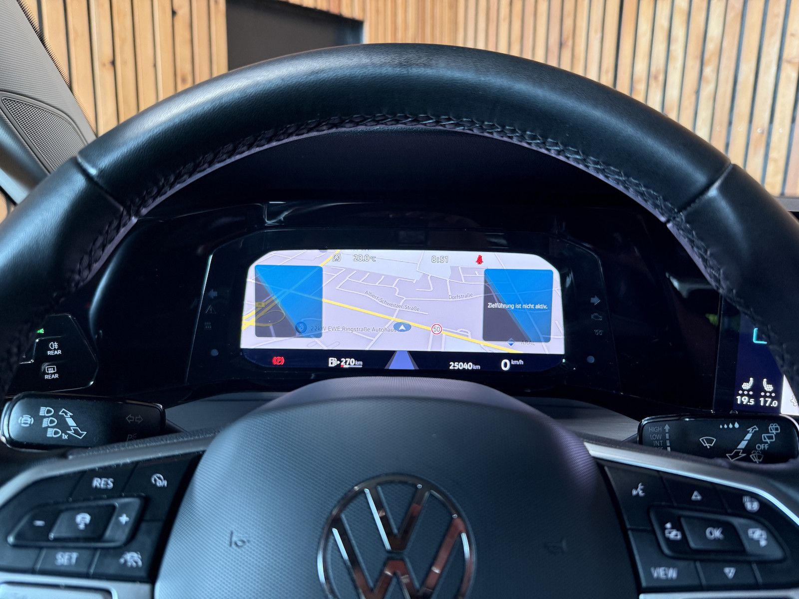 Fahrzeugabbildung Volkswagen Golf 1,5 TSI Style Navi*LED*App*Kam*ACC*Ambiente