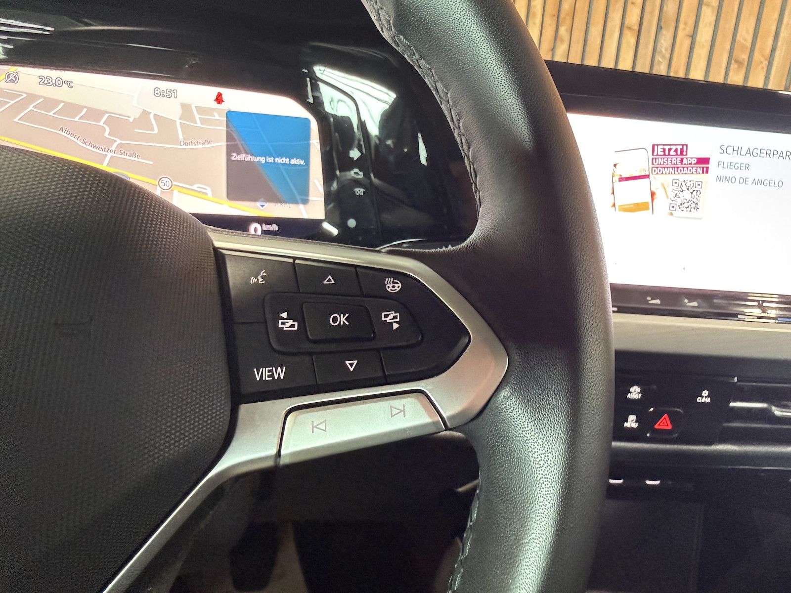 Fahrzeugabbildung Volkswagen Golf 1,5 TSI Style Navi*LED*App*Kam*ACC*Ambiente